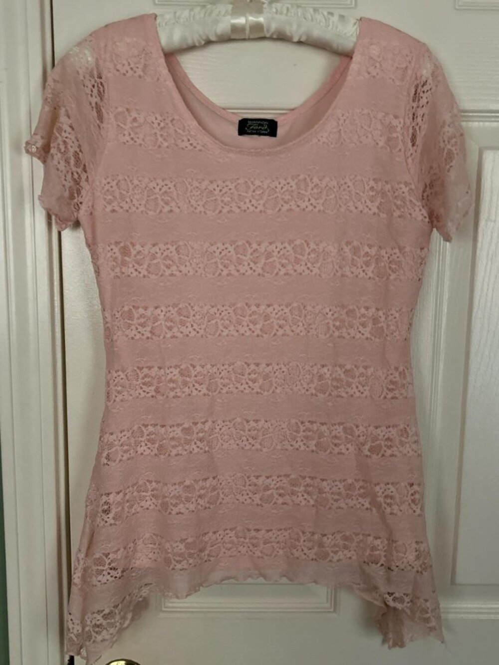 VTG 90s Pink Lace Sharkbite Hem Blouse